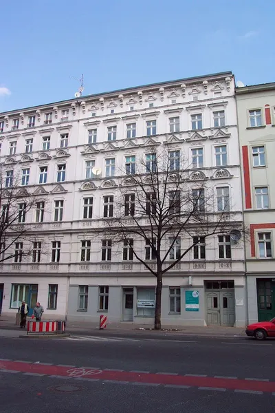 wohnen im Weddinger Altbau — photo 1